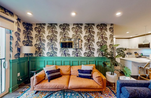 Rolling Mill Hill Condo | Upscale, funky, located downtown Nashville 3 bedroom condo