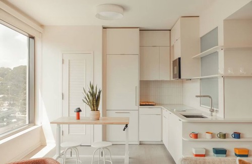 Old Fourth Ward Hotel | Upscale Haven with Amazing View | Kitchen, Pool & Gym | Near Downtown Bites