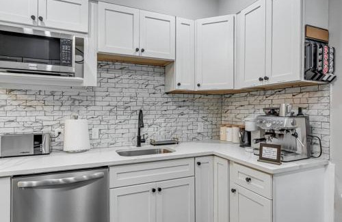 Cleveland House | Upscale Home near Downtown Cle, R&R HoF, Beach, Arena