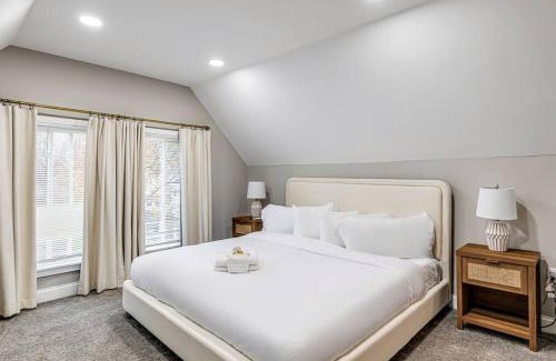 Cleveland House | Upscale Home near Downtown Cle, R&R HoF, Beach, Arena