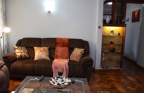 Kilimani Apartment | Upscale King Size Bed in the Heart of Nairobi