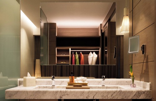 Punta Sam Hotel | Upscale Resort Suite with Exclusive Lounge, Spa and Pool Access