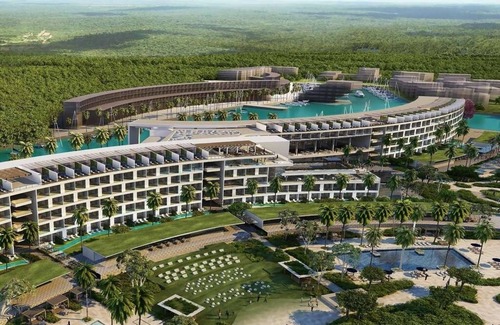 Punta Sam Hotel | Upscale Resort Suite with Exclusive Lounge, Spa and Pool Access