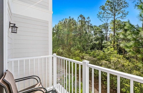 Baytowne Wharf Apartment | Upscale studio at The Village of Baytowne Wharf with AC, pool, hot tub & gym