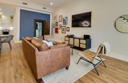 Texarkana House | Upscale Texarkana Townhome, Walk to Downtown!