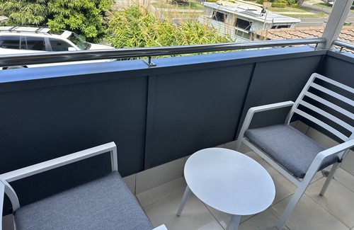 Mooloolaba Apartment | Upstairs, Garden View Studio 5 - Pet Friendly