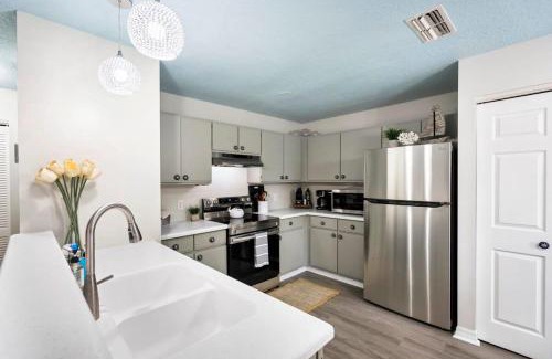 St. Augustine House | Uptown Gem The Castaway Cottage, Dog Friendly!