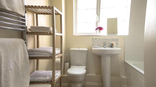 Walsall Apartment | UR City Pad - Regent Wharf