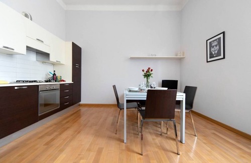 Historic Center Apartment | UR-NEST Marconi 5, Gorgeous and spacious one bedroom apartment