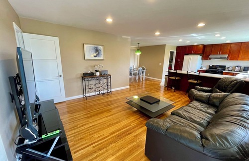 El Monte House | Urban 2-Bedroom House Newly Remodeled with WiFi, AC, PPV TV in lovely El Monte