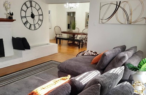 Birmingham House | Urban Brick Bungalow w/Yard