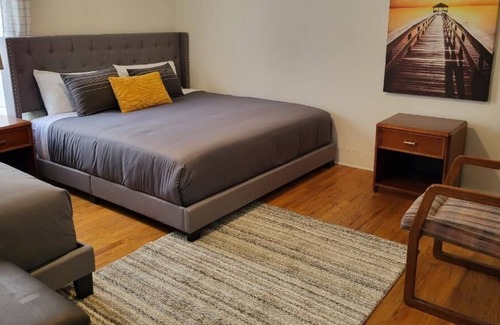 Birmingham House | Urban Brick Bungalow w/Yard