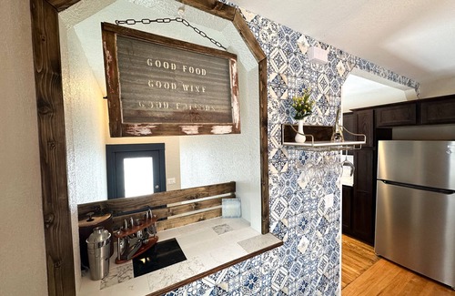 Rapid City House | Urban Bungalow-City Center