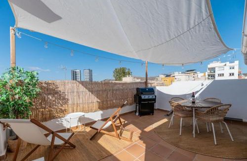 Capuchinos Apartment | Urban Charm Rooftop Apartment with Vista