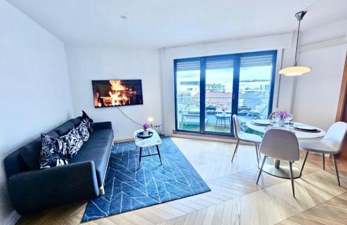 Gare Apartment | Urban comfort 1BR flat w terrace&parking