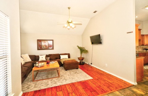 Plano House | 🌿 Urban Comfort in Plano downtown 2BR House with Yard & Exclusive Parking Spots