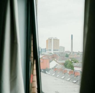 Belfast City Centre Apartment | Urban Elegance: Luxury; Sleeps 6