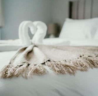 Belfast City Centre Apartment | Urban Elegance: Luxury; Sleeps 6