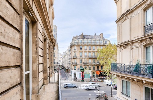 Strasbourg -Saint-Denis Apartment | Urban Flat 61 - Luxury 3 Bedroom Parisian Flat