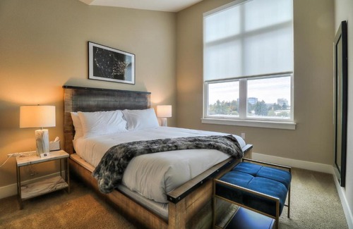 Pilgrim - Triton Apartment | Urban Flat Apartments @ Foster City