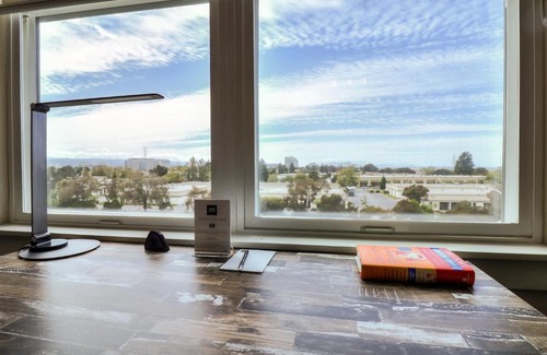 Pilgrim - Triton Apartment | Urban Flat Apartments @ Foster City