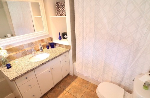 Lower Lonsdale House | Urban garden getaway