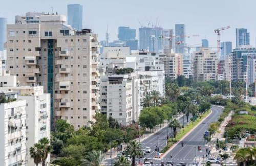 Tel Aviv Apartment | Urban Gem with Outdoor Lounge with Mamad by Sea N' Rent