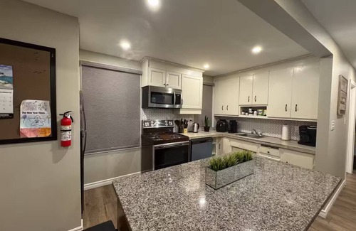 Niagara Falls Apartment | Urban Hideaway 2BR Niagara Falls