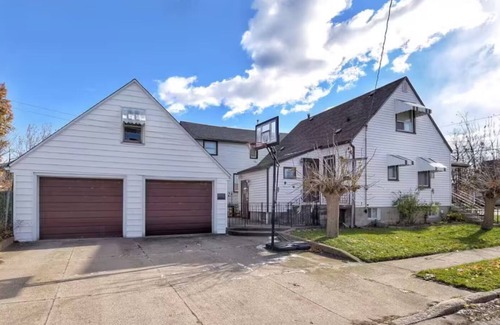 Niagara Falls Apartment | Urban Hideaway 2BR Niagara Falls