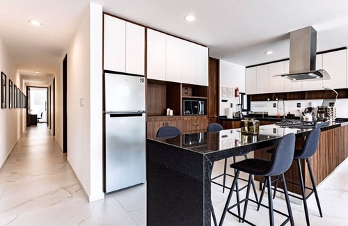 Polanco Apartment | Urban Hideaway with Private Balconies & Coworking