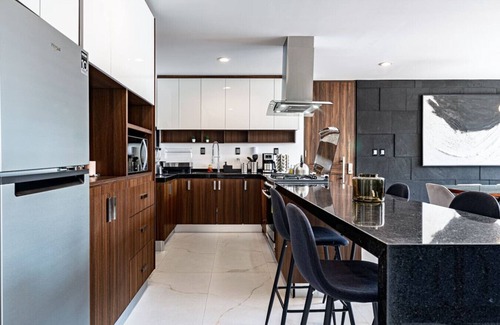 Polanco Apartment | Urban Hideaway with Private Balconies & Coworking