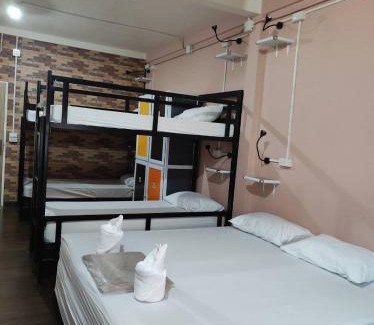 Maha Phruttharam Hostel | Urban Hostel Bangkok