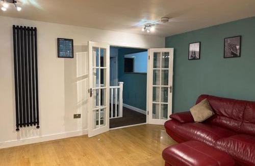 Newcastle-upon-Tyne Apartment | Urban Hub Retreat
