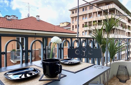 Cit Turin Apartment | Urban Jungle apt - Self Check-in, Metro, Train