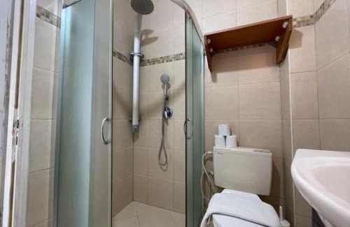 Tel Aviv City Center Apartment | Urban Oasis Apartments l Prime Location Tel Aviv l By Bookiz