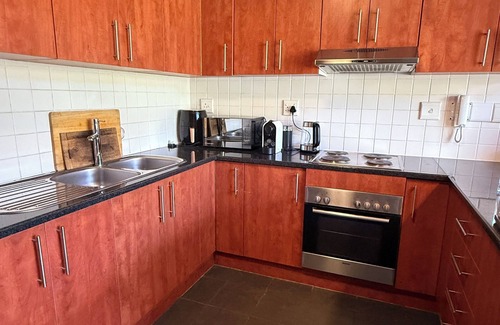 Stellenbosch Central Apartment | Urban Oasis in Stellenbosch