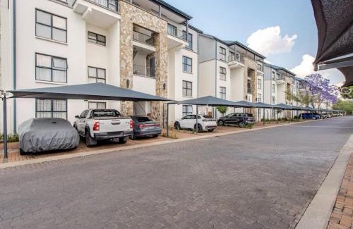 Greater Johannesburg Metropolitan Area Apartment | Urban Oasis Retreat