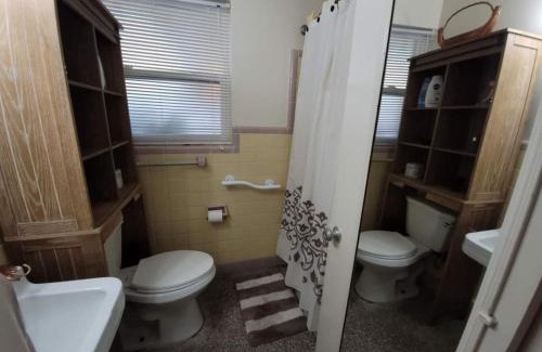 Crescent Lake Apartment | Urban Retreat at Crescent Lk