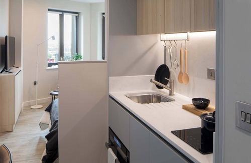 Fairfield Apartment | Urban Studio w/Rooftop Views | StayCozy