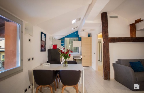 Historic Center Apartment | Urbanicooh Azzoguidi Apartment