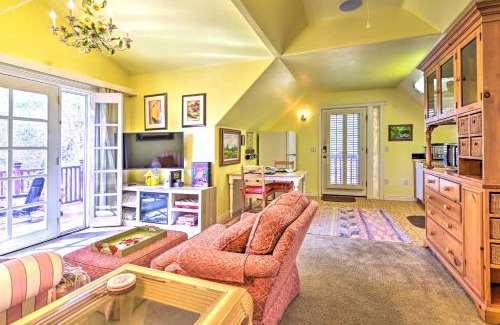 Payson Apartment | Riverside Tree House Suite with Balcony and Grill