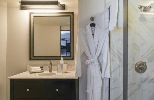 West End Hotel | The Boxer Traditional King Room