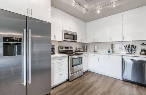 Central Business District Hotel | Hotel ∙ Modern Condo near Local Attractions of New Orleans