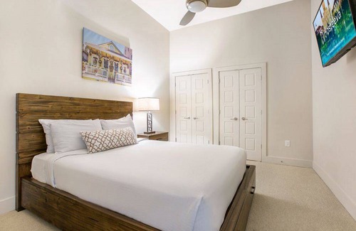 Central Business District Hotel | Hotel ∙ Modern Condo near Local Attractions of New Orleans