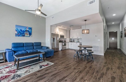 Central Business District Hotel | Hotel ∙ Modern Condo near Local Attractions of New Orleans