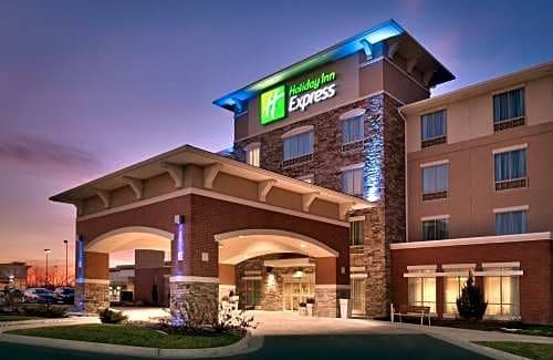 Overland Park Hotel | Holiday Inn Express & Suites Overland Park, an IHG Hotel