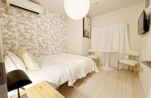 Arakawa Hotel | US12 JR Yamanote Line Comfortable 1 room. Direct access to Shinjuku, Ikebukuro, Shibuya, Harajuku, Tokyo and Akihabara. Restaurants and convenience stores are also available.