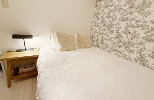 Arakawa Hotel | US12 JR Yamanote Line Comfortable 1 room. Direct access to Shinjuku, Ikebukuro, Shibuya, Harajuku, Tokyo and Akihabara. Restaurants and convenience stores are also available.