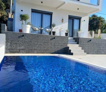 Utjeha Villa | Utjeha Hills with Pool