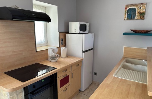 Uzes Apartment | Uzès : L'Olivier apartment in a farmhouse 10 minutes' walk from the town center